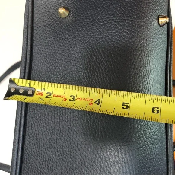 Sophisticated Navy Leather Tote Bag - Picture 13 of 15